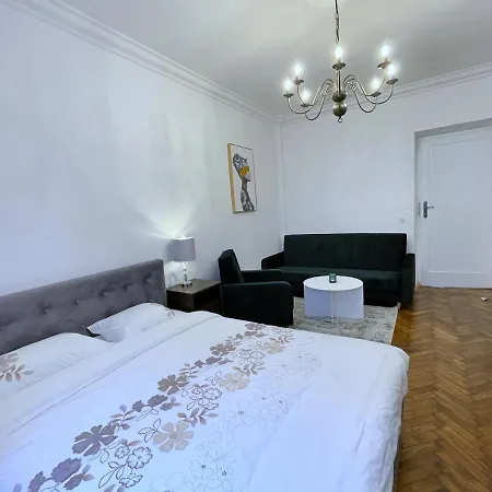 Rzeszowska 5 Apt. 3 *