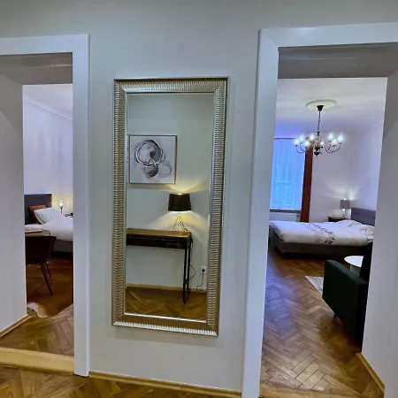 Rzeszowska 5 Apt. 3 *