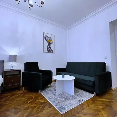 Rzeszowska 5 Apt. 3 아파트