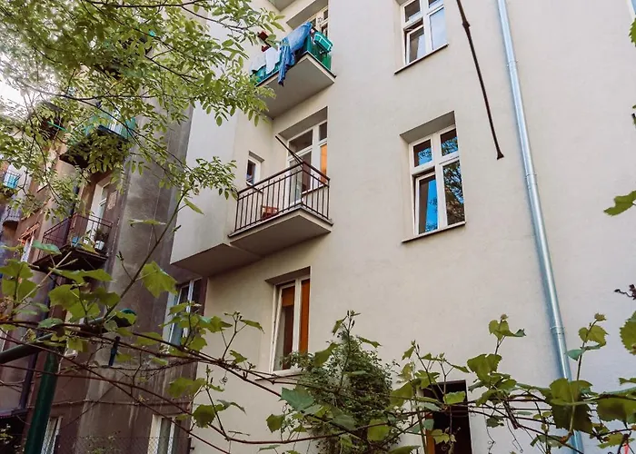 Rzeszowska 5 Apt. 3 * Kraków